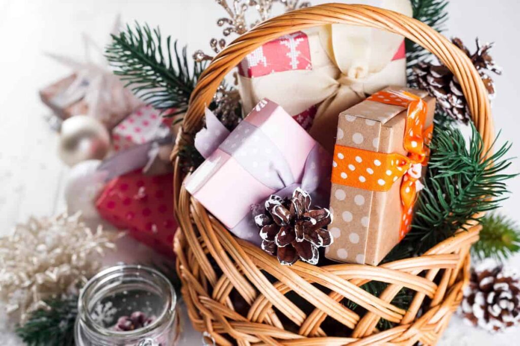 The Benefits of Sending a Christmas Gift Hamper to Clients and Teams