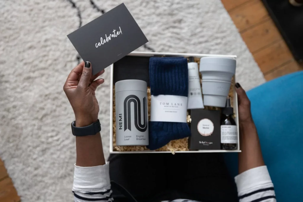 What Should You Put in a Christmas Hamper? A Complete Gifting Guide